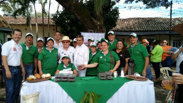 Rafael Ramírez González, alcalde de Yaguará; junto a expositores y miembros de la oficina de Medio Ambiente y Desarrollo Agropecuario.